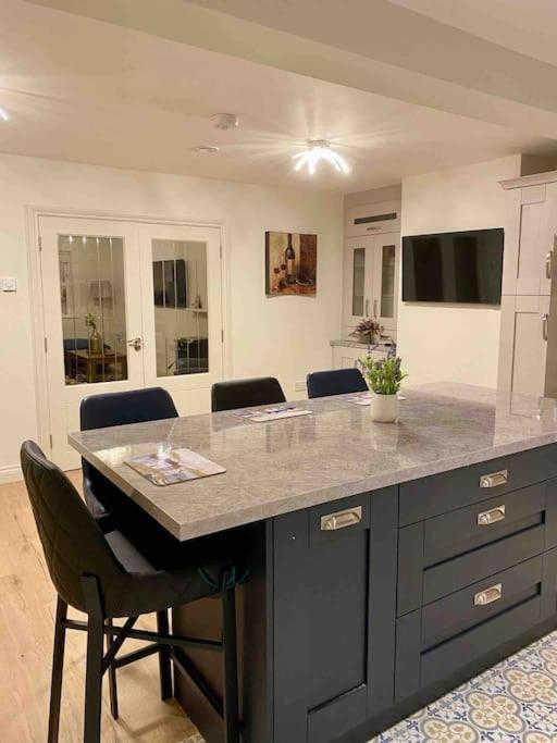 Modern Family Home Castleisland Exteriér fotografie